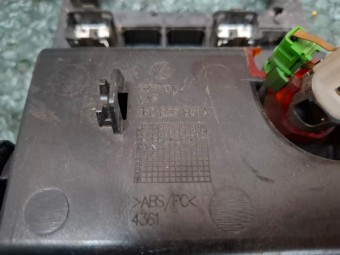 SCRUMIERA VOLKSWAGEN GOLF VI OEM: 5K0857961A.