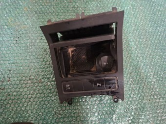 SCRUMIERA VOLKSWAGEN GOLF VI OEM: 5K0857961A.