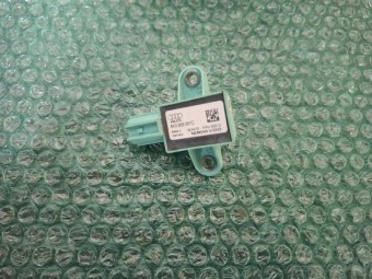 SENZOR IMPACT AUDI A4 B8 OEM: 8K0955557C.