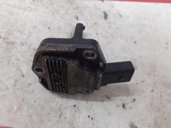 SENZOR NIVEL ULEI VOLKSWAGEN GOLF V OEM: 1J0907660C.