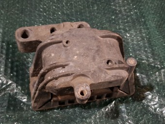 SUPORT / TAMPON MOTOR VOLKSWAGEN CADDY III OEM: 1K0199262.