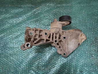 SUPORT ACCESORII MOTOR RENAULT SYMBOL OEM: 8200425034.