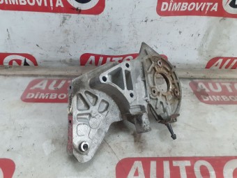 SUPORT POMPA INJECTIE/INALTA PRESIUNE RENAULT MEGANE III OEM: 8200791725.