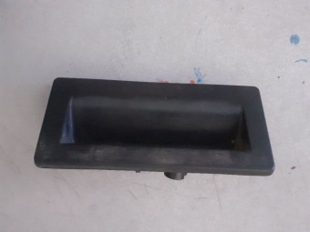 SWITCH (BUTON) HAION/PORTBAGAJ AUDI A4 B9 OEM: 3V0827566.