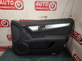 TAPITERIE USA DREAPTA FATA MERCEDES C-CLASS (W204) OEM: A2047200189.