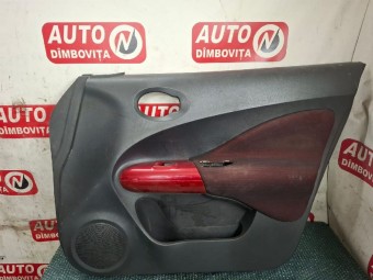 TAPITERIE USA DREAPTA FATA NISSAN JUKE OEM: 809001KB0A.
