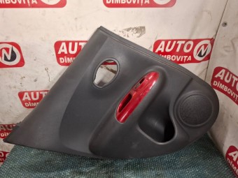 TAPITERIE USA STANGA SPATE NISSAN JUKE OEM: 829011KB0A.