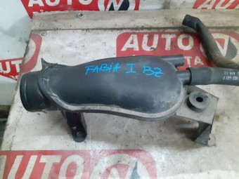 TUB ADMISIE AER SKODA FABIA OEM: 047129654B.