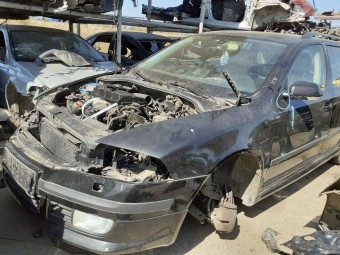 USA DREAPTA SPATE SKODA OCTAVIA II 
