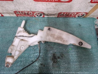 VAS LICHID SPALATOR PARBRIZ FORD FOCUS OEM: XS4117618C.
