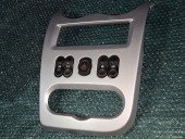 CONSOLA CENTRALA DACIA SANDERO STEPWAY OEM: 8200739438.
