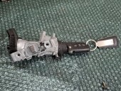 CONTACT PORNIRE CU CHEIE SKODA FABIA III OEM: 6V1857097H.