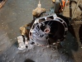 CUTIE VITEZE MANUALA 5 TREPTE FORD FIESTA V 