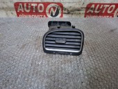 GRILA AER BORD STANGA VOLKSWAGEN GOLF VI OEM: 5K0819703K.