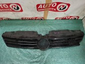 GRILA CENTRALA BARA FATA VOLKSWAGEN JETTA IV OEM: 5C6853653.