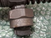 INJECTOR DIESEL VOLKSWAGEN BORA OEM: 038130073F.