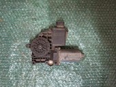 MOTORAS MACARA DREAPTA FATA OPEL VECTRA B OEM: 90520228.
