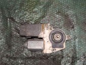 MOTORAS MACARA DREAPTA FATA VOLKSWAGEN GOLF IV 