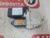MOTORAS MACARA DREAPTA FATA VOLKSWAGEN GOLF IV OEM: 1J1959802D/9776-101434-203.