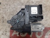 MOTORAS MACARA DREAPTA FATA VOLKSWAGEN GOLF V OEM: 1K0959702E.