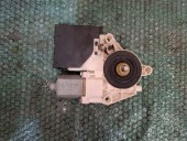 MOTORAS MACARA DREAPTA FATA VOLKSWAGEN JETTA IV OEM: 3C0959792B.