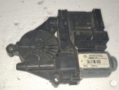 MOTORAS MACARA DREAPTA FATA VOLKSWAGEN PASSAT OEM: 1K0959792L/1K0959702E.