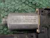 MOTORAS MACARA DREAPTA SPATE AUDI A4 B6 OEM: 0130821764.