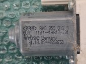 MOTORAS MACARA DREAPTA SPATE AUDI A4 B8 OEM: 8K0959812A.