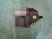 MOTORAS MACARA DREAPTA SPATE VOLKSWAGEN GOLF IV OEM: 101438203.