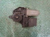 MOTORAS MACARA DREAPTA SPATE VOLKSWAGEN GOLF IV OEM: 101438203.