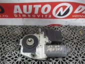 MOTORAS MACARA DREAPTA SPATE VOLKSWAGEN GOLF IV OEM: 1J4959812C.
