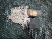 MOTORAS MACARA DREAPTA SPATE VOLKSWAGEN GOLF OEM: 9776101438203.