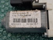 MOTORAS MACARA DREAPTA SPATE VOLKSWAGEN GOLF V OEM: 1K0959704F.
