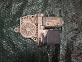 MOTORAS MACARA DREAPTA SPATE VOLKSWAGEN GOLF V OEM: 993425-200.