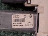 MOTORAS MACARA DREAPTA SPATE VOLKSWAGEN JETTA IV OEM: 1K0959704AG.