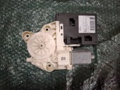 MOTORAS MACARA STANGA FATA FORD FOCUS III OEM: 0130822215.