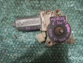 MOTORAS MACARA STANGA FATA MERCEDES E220 OEM: A2118202942.