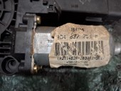 MOTORAS MACARA STANGA FATA SEAT IBIZA OEM: 3B4837751.
