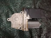 MOTORAS MACARA STANGA FATA VOLKSWAGEN GOLF IV OEM: 9776 101430 203.