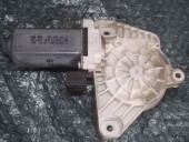 MOTORAS MACARA STANGA FATA VOLKSWAGEN GOLF VII OEM: 5Q4959801B.