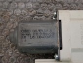 MOTORAS MACARA STANGA SPATE AUDI A4 B8 OEM: 8K0959811A.
