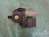 MOTORAS MACARA STANGA SPATE VOLKSWAGEN GOLF IV OEM: 101439203.