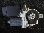 MOTORAS MACARA STANGA SPATE VOLKSWAGEN GOLF IV OEM: 1J1959081C.