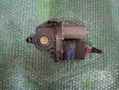 MOTORAS MACARA STANGA SPATE VOLKSWAGEN GOLF IV OEM: 9776-105406-301.