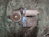 MOTORAS MACARA STANGA SPATE VOLKSWAGEN PASSAT B5.5 OEM: 0130821697.