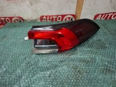 STOP DREAPTA TOYOTA COROLLA OEM: 81550-02D11-00.